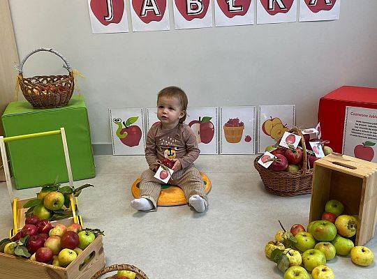 MIĘDZYNARODOWY DZIEŃ JABŁKA W NASZYM ŻŁOBKU