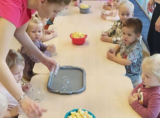 ŚWIEŻA PORCJA WIADOMOŚCI Z NASZEJ ŻŁOBKOWEJ RODZINKI