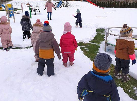 ZABAWY ZIMOWE W NASZYM ŻŁOBKU