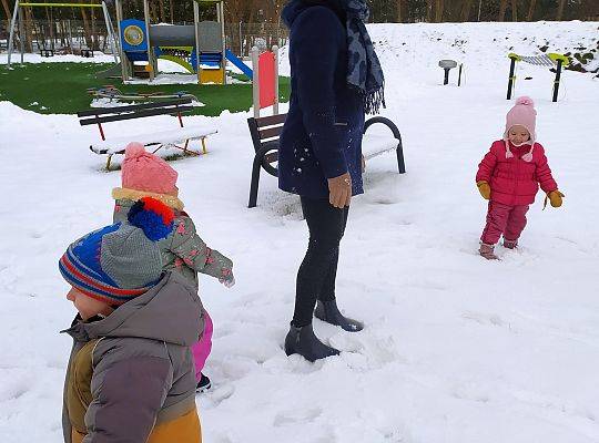 ZABAWY ZIMOWE W NASZYM ŻŁOBKU