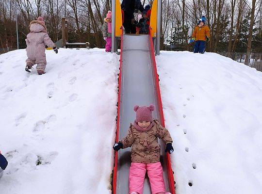 ZABAWY ZIMOWE W NASZYM ŻŁOBKU