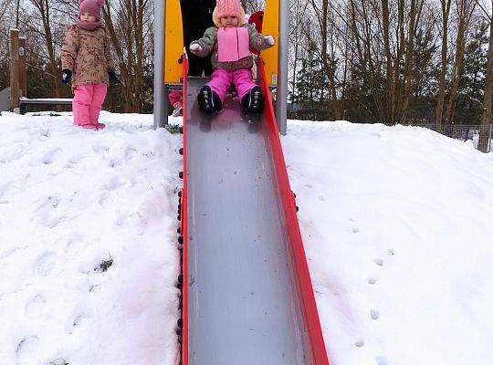 ZABAWY ZIMOWE W NASZYM ŻŁOBKU