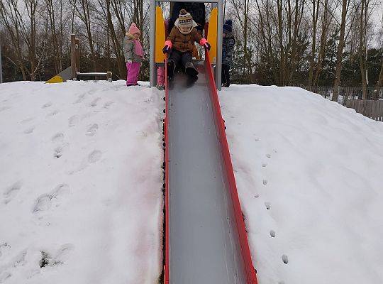 ZABAWY ZIMOWE W NASZYM ŻŁOBKU