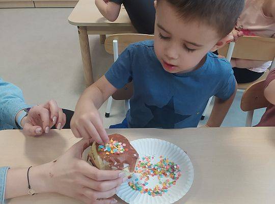 TŁUSTY CZWARTEK CZYLI SŁODKIE OBŻARSTWO