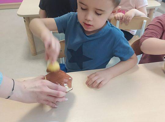 TŁUSTY CZWARTEK CZYLI SŁODKIE OBŻARSTWO