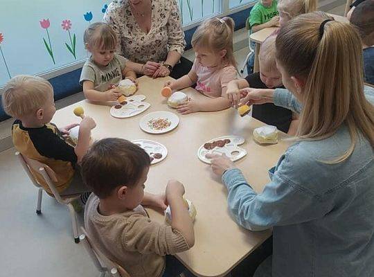 TŁUSTY CZWARTEK CZYLI SŁODKIE OBŻARSTWO